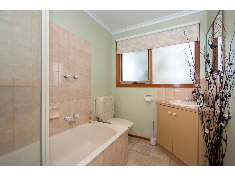 94 Muirfield Drive, Sunbury VIC 3429