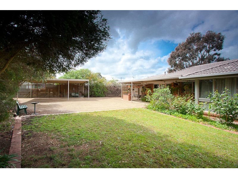 94 Muirfield Drive, Sunbury VIC 3429