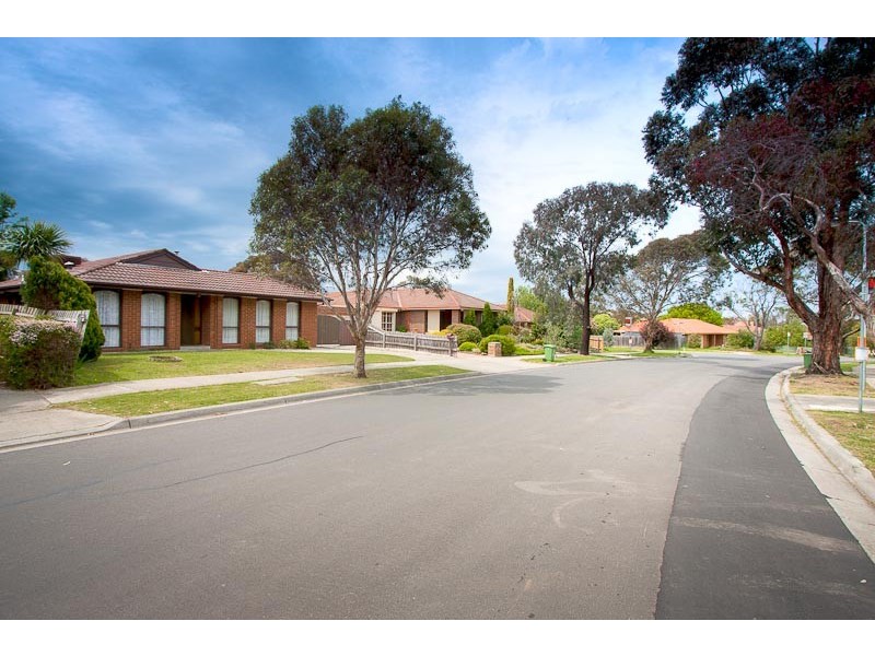 44 McEwen Drive, Sunbury VIC 3429
