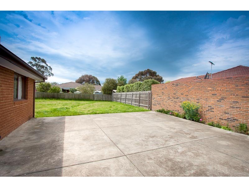 44 McEwen Drive, Sunbury VIC 3429