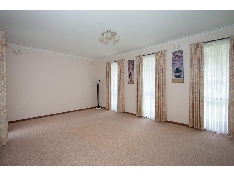 44 McEwen Drive, Sunbury VIC 3429