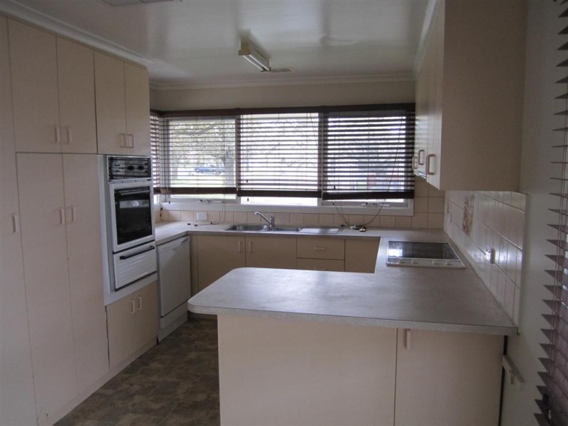 25 HARKER STREET, Sunbury VIC 3429
