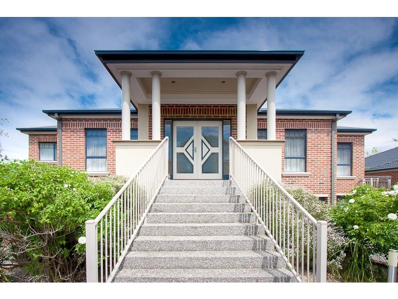 5 Blind Creek Boulevard, Sunbury VIC 3429