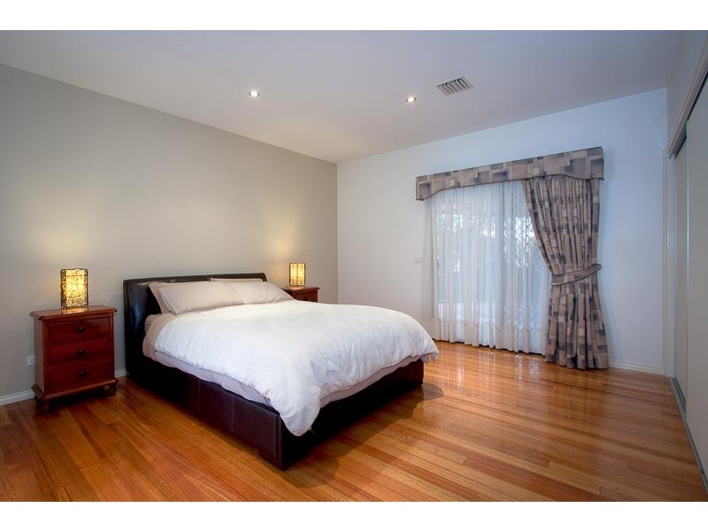 5 Blind Creek Boulevard, Sunbury VIC 3429