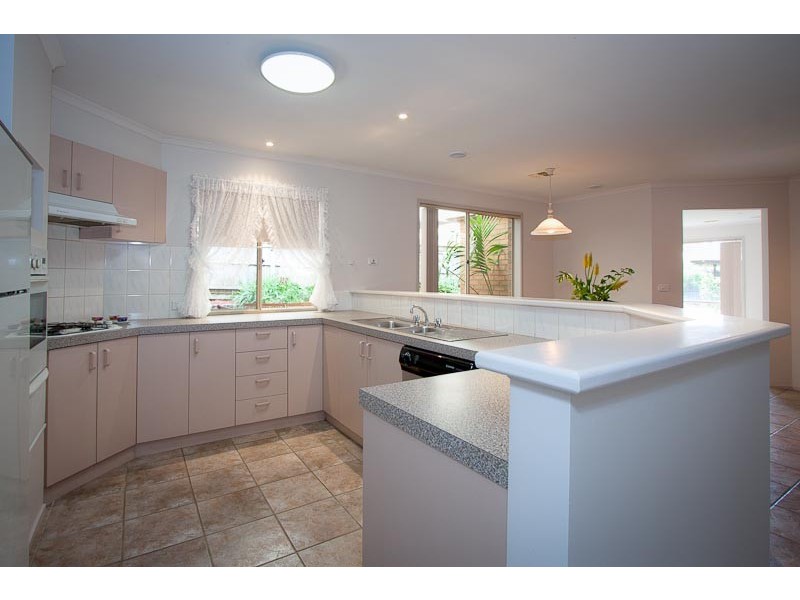 20 Heatherbrae Crescent, Sunbury VIC 3429