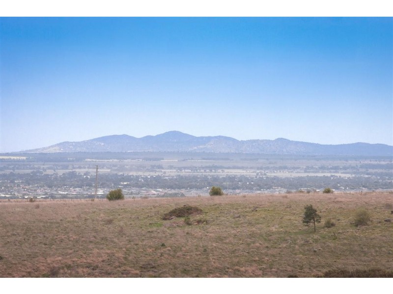 817-825 Mt Aitken Road, Diggers Rest VIC 3427