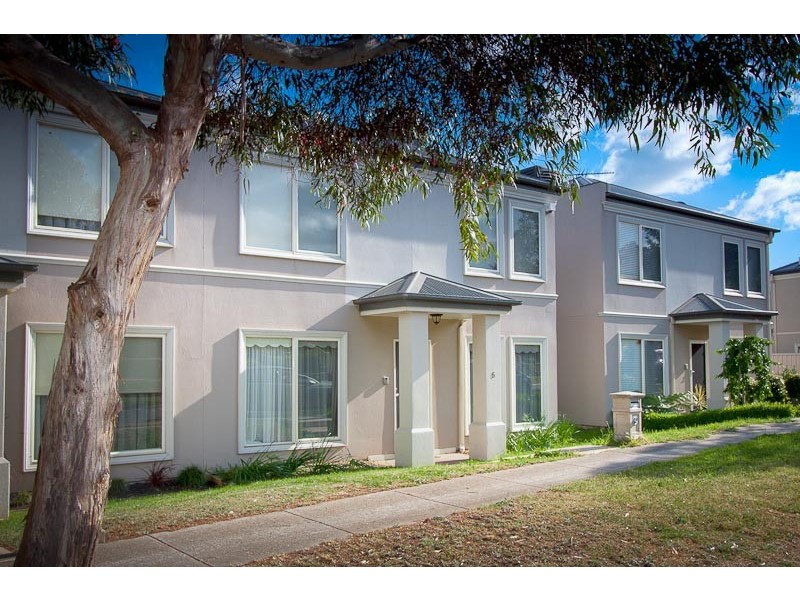 5 Hilltop Way, Sunbury VIC 3429