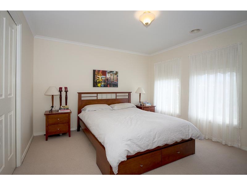 5 Hilltop Way, Sunbury VIC 3429
