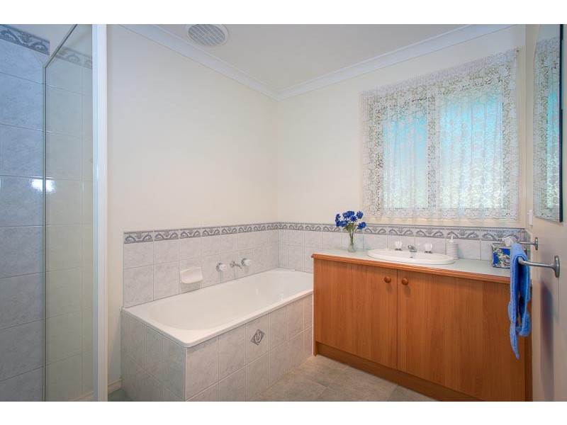 50 Sambell Road, Sunbury VIC 3429