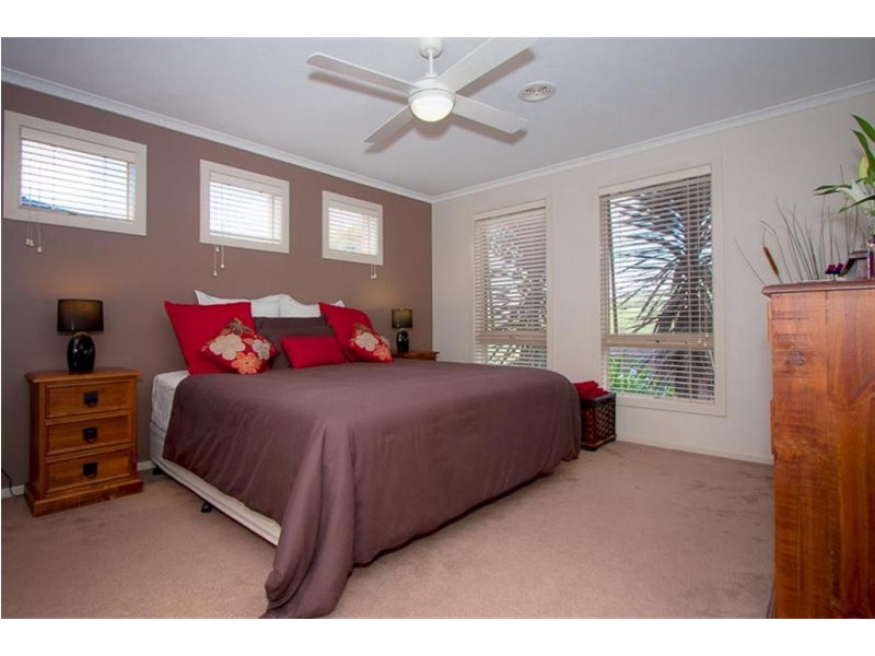 745 ELIZABETH DRIVE, Sunbury VIC 3429