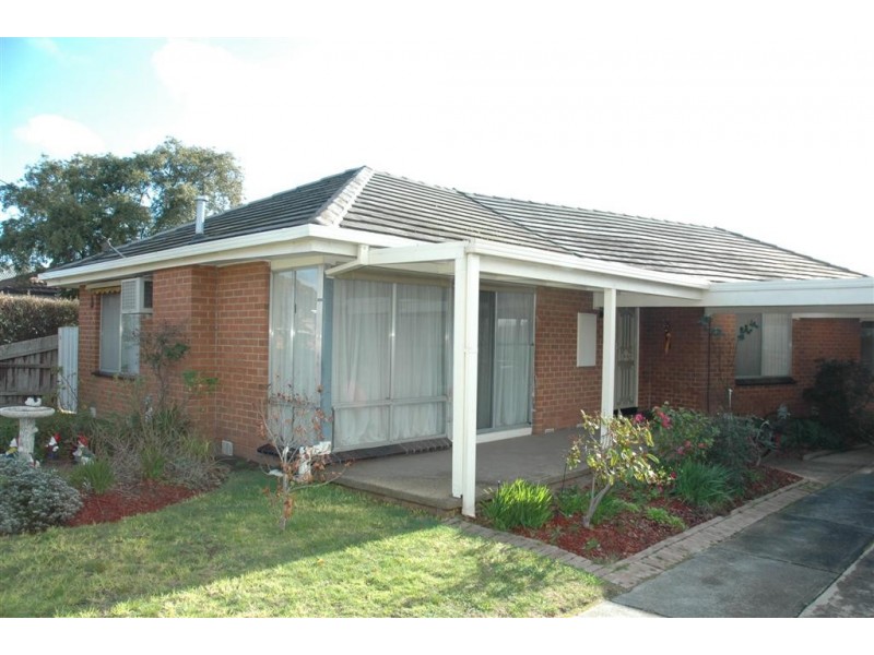 34 HEYSEN DRIVE, Sunbury VIC 3429