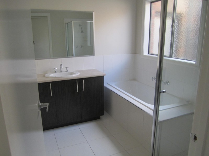 27 KEEPER STREET, Sunbury VIC 3429