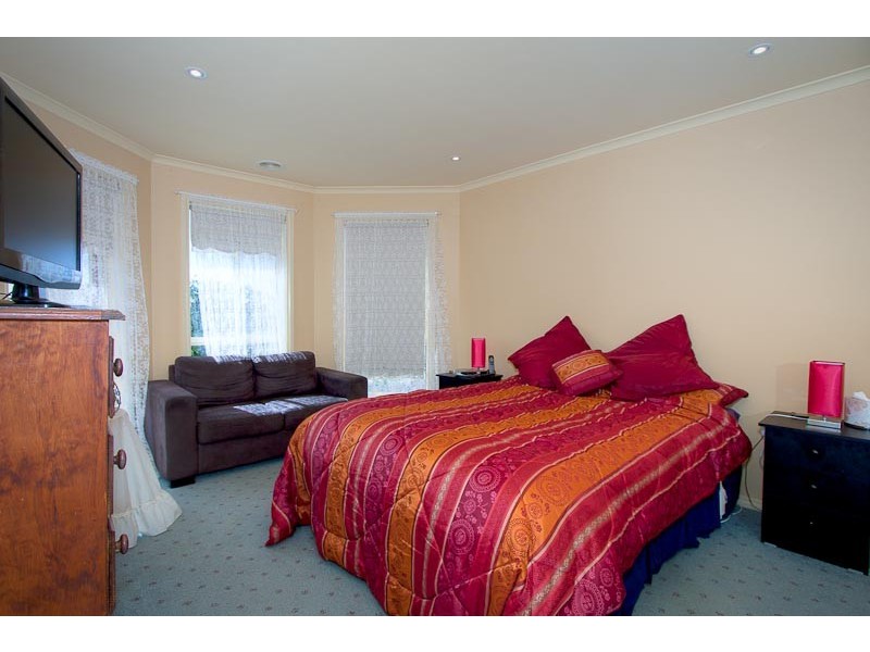 68 Fullbrook Drive, Sunbury VIC 3429