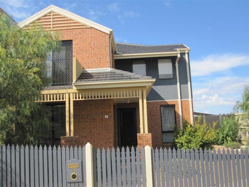 13 WATERSPRITE BOULEVARD, Sunbury VIC 3429