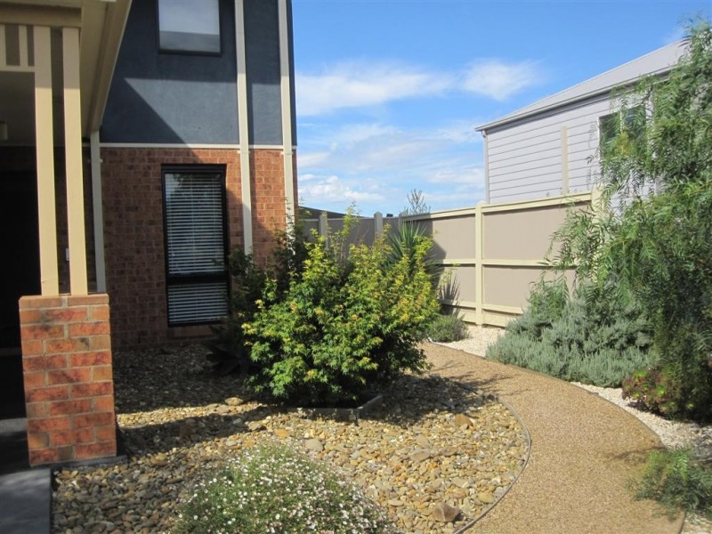 13 WATERSPRITE BOULEVARD, Sunbury VIC 3429