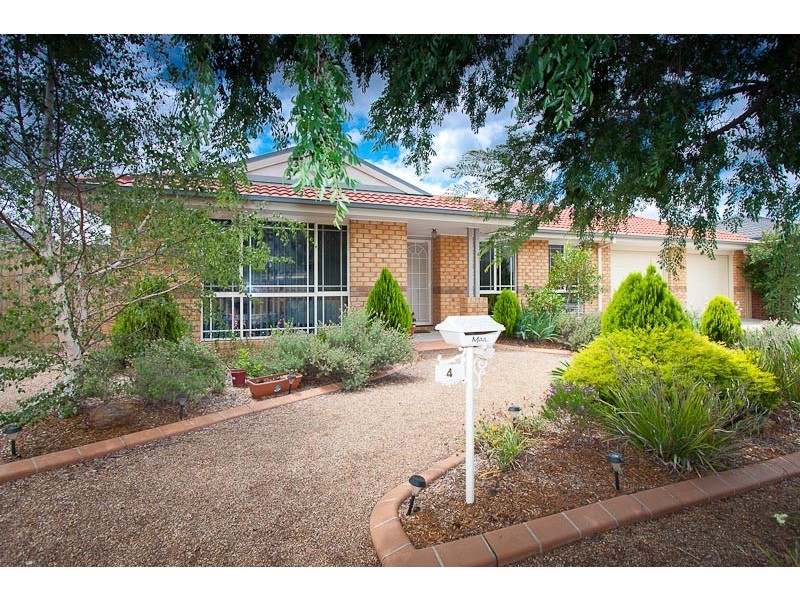 4 Massie Circuit, Sunbury VIC 3429