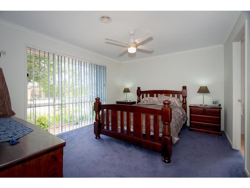 4 Massie Circuit, Sunbury VIC 3429