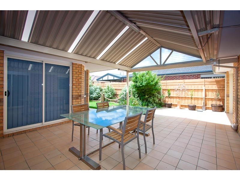 4 Massie Circuit, Sunbury VIC 3429