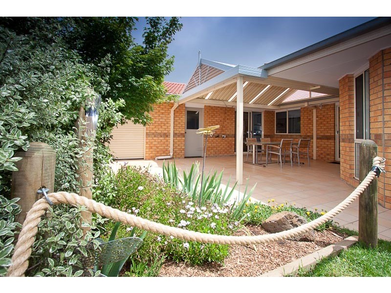 4 Massie Circuit, Sunbury VIC 3429