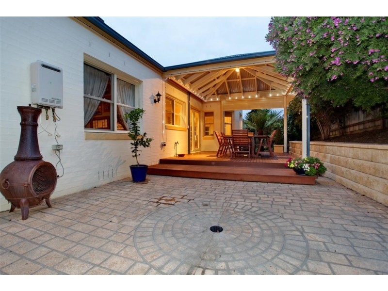 27 Canterbury Avenue, Sunbury VIC 3429