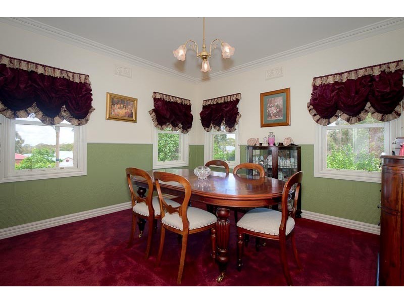 27 Canterbury Avenue, Sunbury VIC 3429