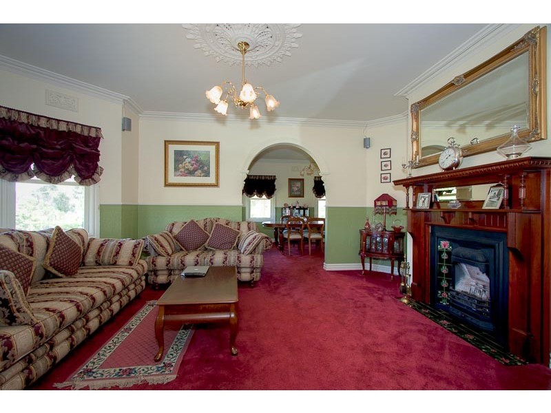 27 Canterbury Avenue, Sunbury VIC 3429