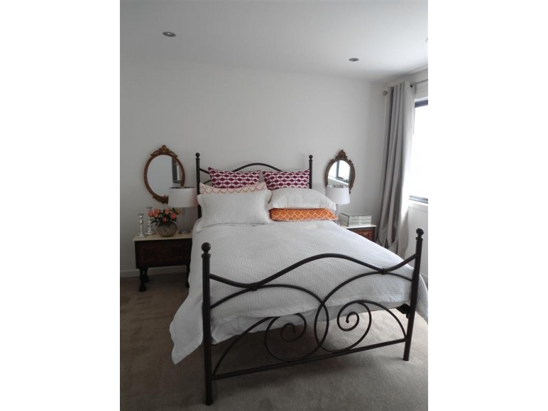 8A EADIE STREET, Sunbury VIC 3429