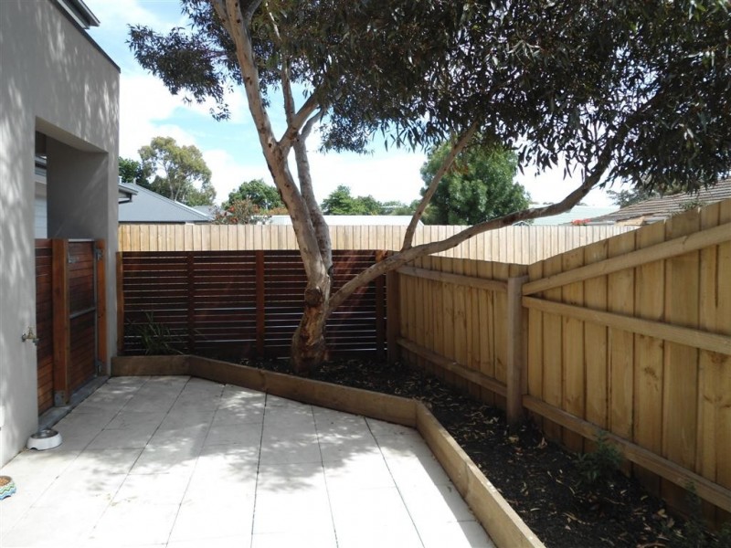 8A EADIE STREET, Sunbury VIC 3429