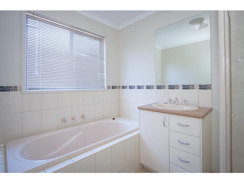 6 Caitlyn Street, Sunbury VIC 3429