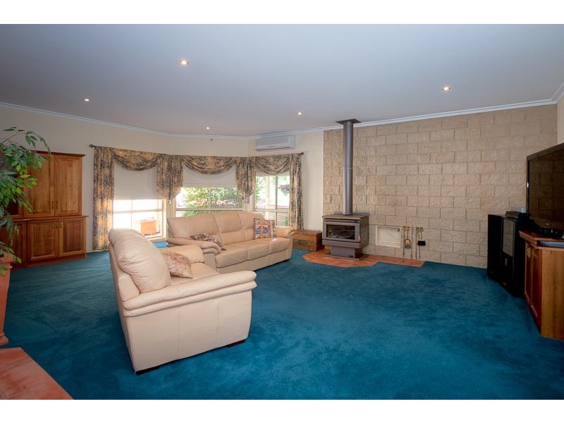 17 Pidgeon Court, Sunbury VIC 3429