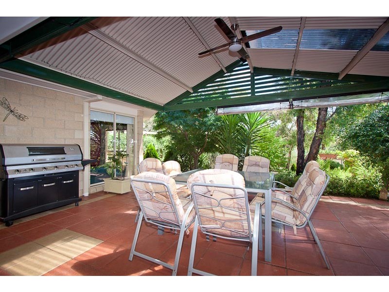 17 Pidgeon Court, Sunbury VIC 3429