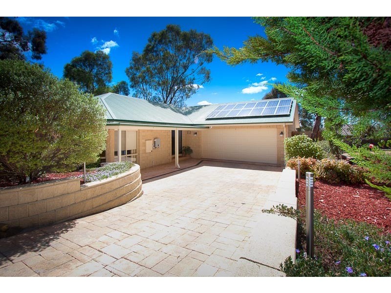 17 Pidgeon Court, Sunbury VIC 3429