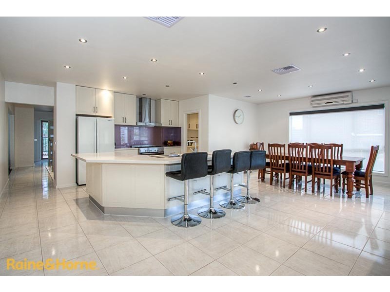 27 Sassafras Drive, Sunbury VIC 3429