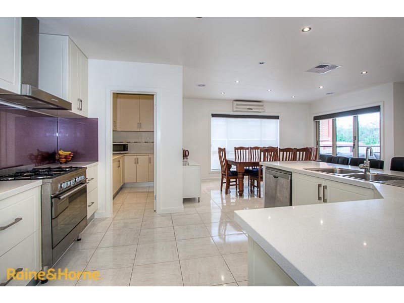 27 Sassafras Drive, Sunbury VIC 3429