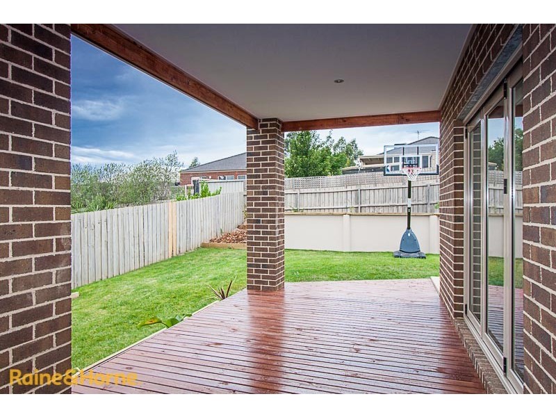 27 Sassafras Drive, Sunbury VIC 3429