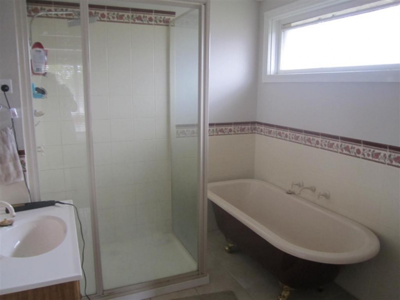 11 GREGORY COURT, Sunbury VIC 3429