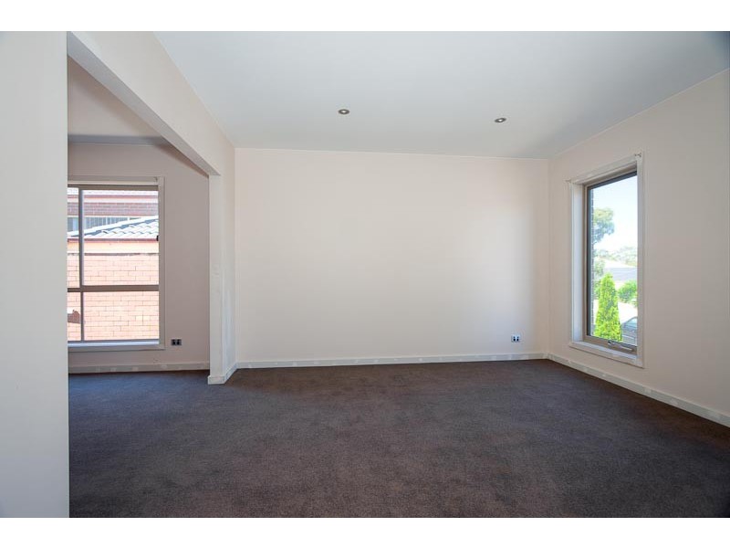 27 Sassafras Drive, Sunbury VIC 3429