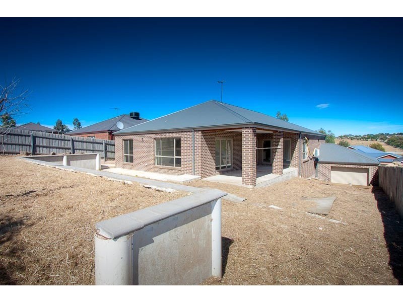 27 Sassafras Drive, Sunbury VIC 3429
