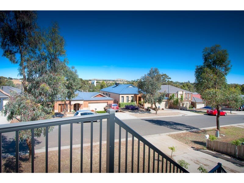27 Sassafras Drive, Sunbury VIC 3429
