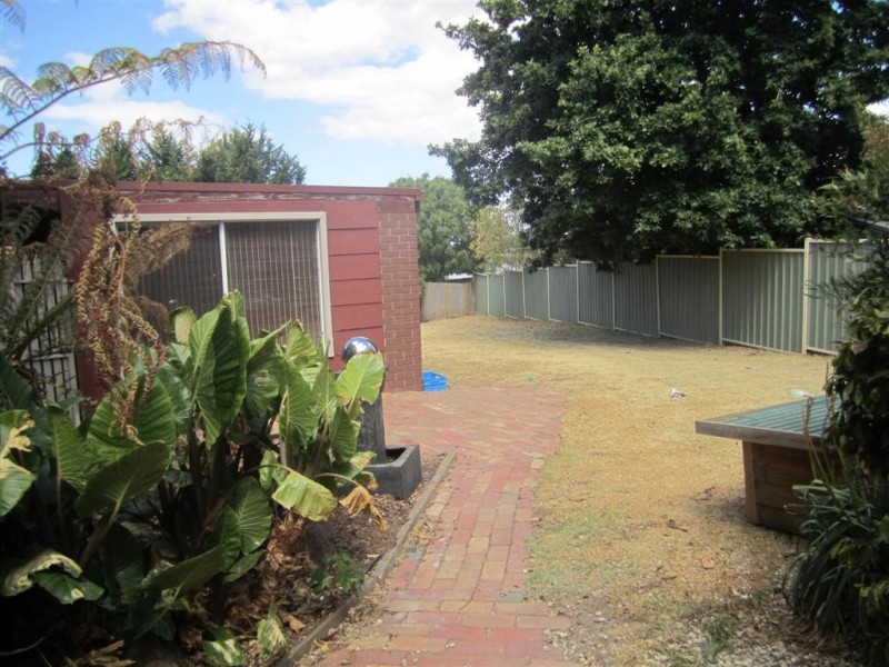 5 OLSON PLACE, Sunbury VIC 3429