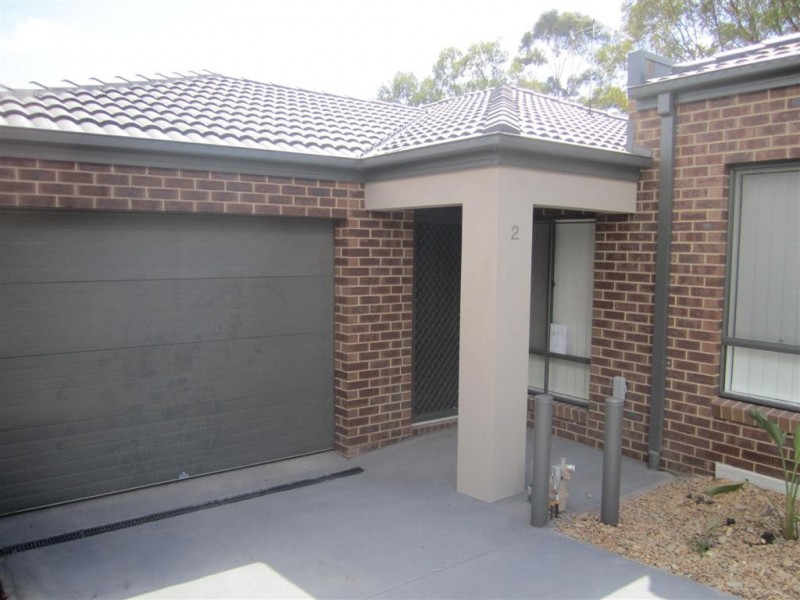 2/5 HENTY CRT, Sunbury VIC 3429