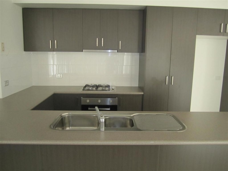 2/5 HENTY CRT, Sunbury VIC 3429