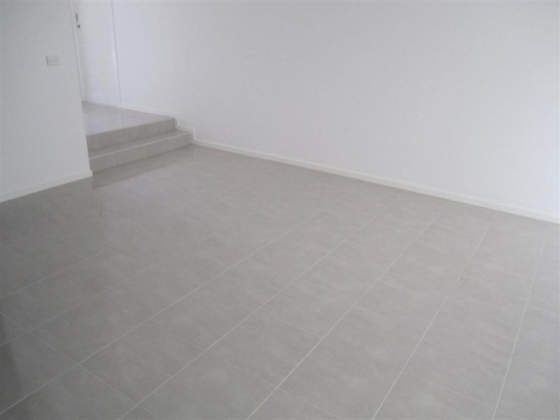 2/5 HENTY CRT, Sunbury VIC 3429