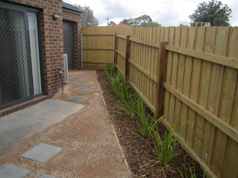 2/5 HENTY CRT, Sunbury VIC 3429