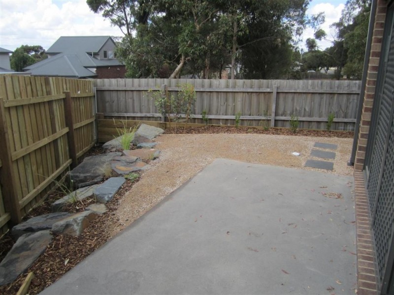 2/5 HENTY CRT, Sunbury VIC 3429