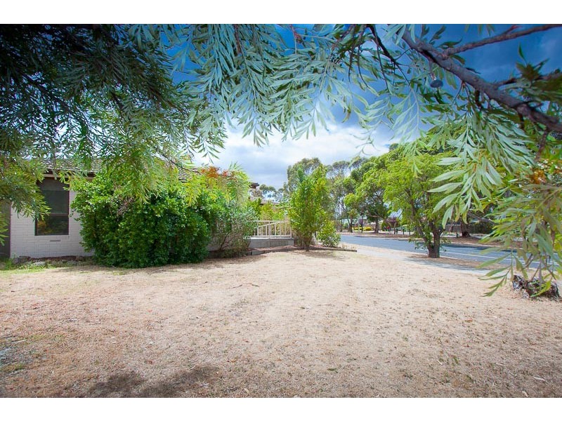 2 Buvelot Place, Sunbury VIC 3429