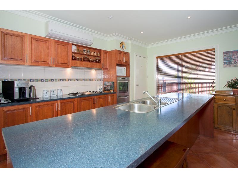 1 Claret Ash Drive, Sunbury VIC 3429