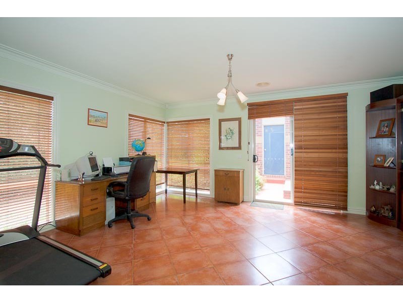 1 Claret Ash Drive, Sunbury VIC 3429
