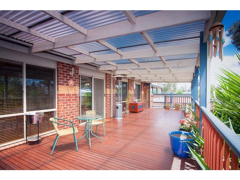 1 Claret Ash Drive, Sunbury VIC 3429