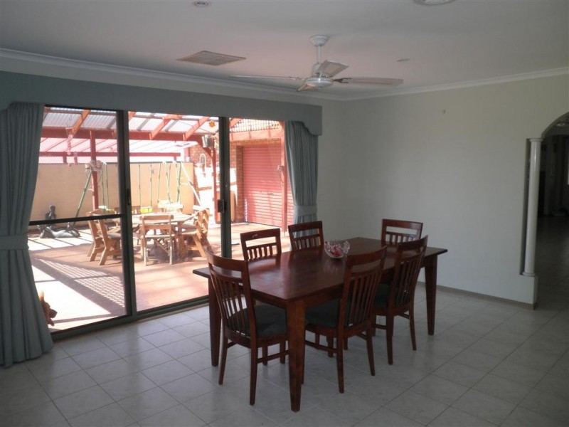 24 HEATHERBRAE CRESCENT, Sunbury VIC 3429